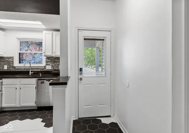 Photo 3 of Single family home for sale at 11115 Hunters Blvd, Indianapolis, IN 46235 | MLS# 22117349 | Listing updated on 2026-09-21