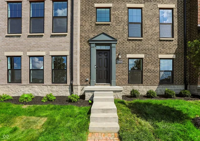 Photo 2 of Townhouse for sale at 19668 Water Vista Dr, Westfield, IN 46074 | MLS# 22117424 | Listing updated on 2026-09-30