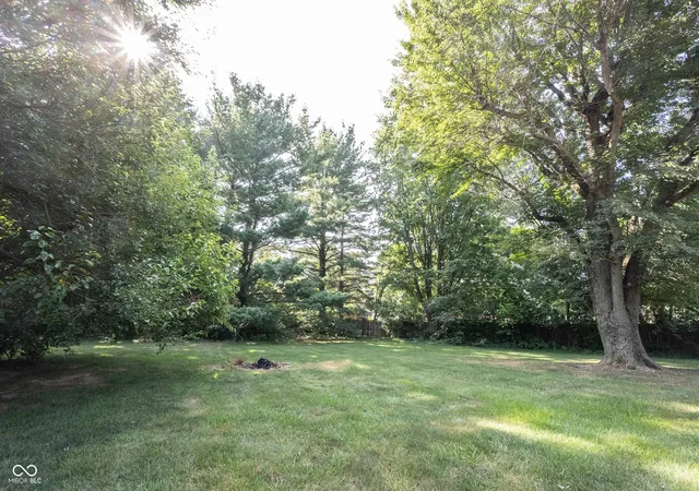 Photo 4 of Single family home for sale at 111 Abner Crk Pkwy, Avon, IN 46123 | MLS# 22117545 | Listing updated on 2026-09-11