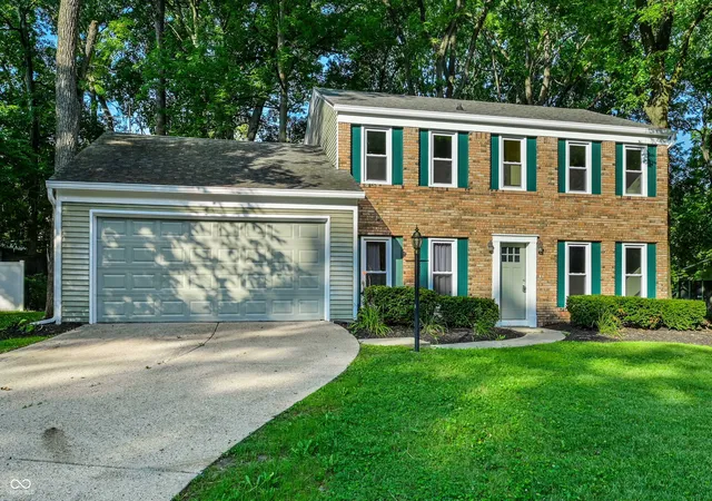 Photo 3 of Single family home for sale at 600 Leisure Ln, Greenwood, IN 46142 | MLS# 22117655 | Listing updated on 2026-09-14