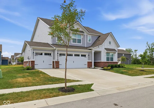 Photo 3 of Single family home for sale at 1258 Inverness Dr, Avon, IN 46123 | MLS# 22117722 | Listing updated on 2026-09-10