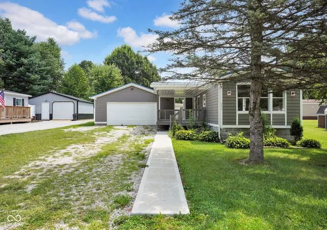 Photo 2 of Manufactured home for sale at 350 Lazy River Rd, Cloverdale, IN 46120 | MLS# 22117868 | Listing updated on 2026-09-30