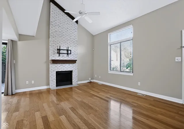 Photo 3 of Single family home for sale at 403 E Arch St, Indianapolis, IN 46202 | MLS# 22117940 | Listing updated on 2026-10-02