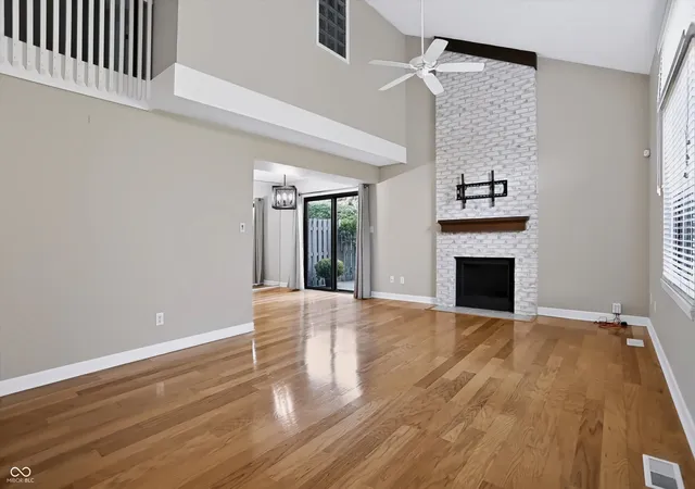 Photo 4 of Single family home for sale at 403 E Arch St, Indianapolis, IN 46202 | MLS# 22117940 | Listing updated on 2026-10-02