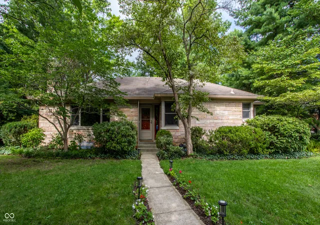 Photo 2 of Single family home for sale at 6910 N Washington Blvd, Indianapolis, IN 46220 | MLS# 22117955 | Listing updated on 2026-10-05