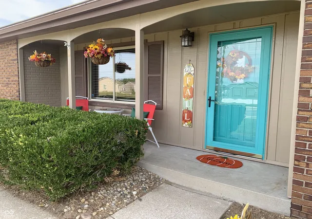 Photo 3 of Single family home for sale at 3311 Taylor Rd, Columbus, IN 47203 | MLS# 22117994 | Listing updated on 2026-09-15