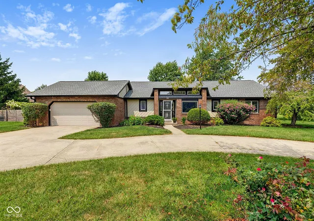 Photo 3 of Single family home for sale at 1006 Barry Dr, Lebanon, IN 46052 | MLS# 22118003 | Listing updated on 2026-09-15