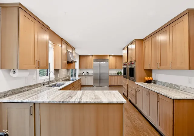 Photo 3 of Sale Pending at 4465 Bristal Ln, Carmel, IN 46033 | MLS# 22118009 | Listing updated on 2026-09-18