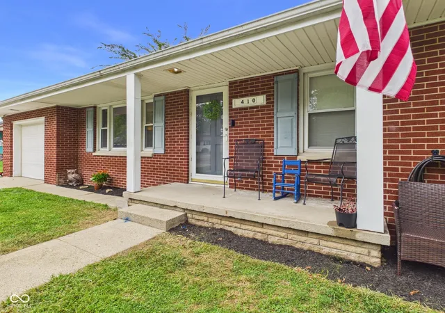 Photo 3 of Single family home for sale at 410 W Van Buren St, Alexandria, IN 46001 | MLS# 22118034 | Listing updated on 2026-09-23