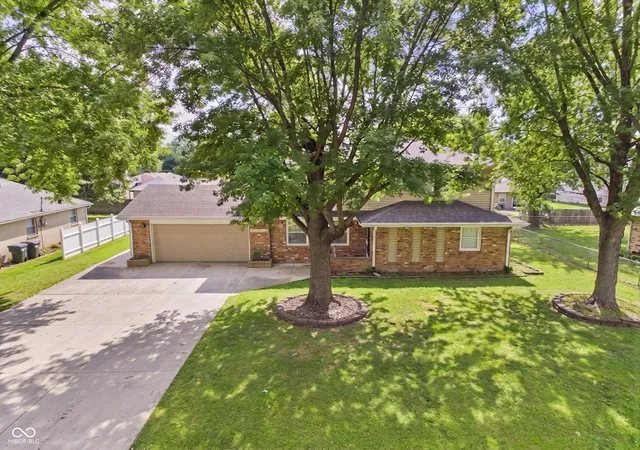 Photo 1 of Single family home for sale at 4412 Alhambra Dr, Anderson, IN 46013 | MLS# 22118038 | Listing updated on 2026-09-10