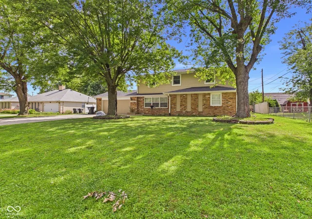 Photo 3 of Single family home for sale at 4412 Alhambra Dr, Anderson, IN 46013 | MLS# 22118038 | Listing updated on 2026-09-10