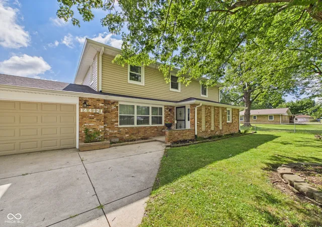 Photo 4 of Single family home for sale at 4412 Alhambra Dr, Anderson, IN 46013 | MLS# 22118038 | Listing updated on 2026-09-10