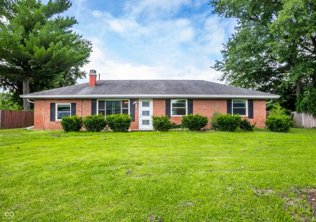 Photo 1 of Sale Pending at 9720 N Us Hwy 31, Columbus, IN 47201 | MLS# 22118071 | Listing updated on 2026-09-10