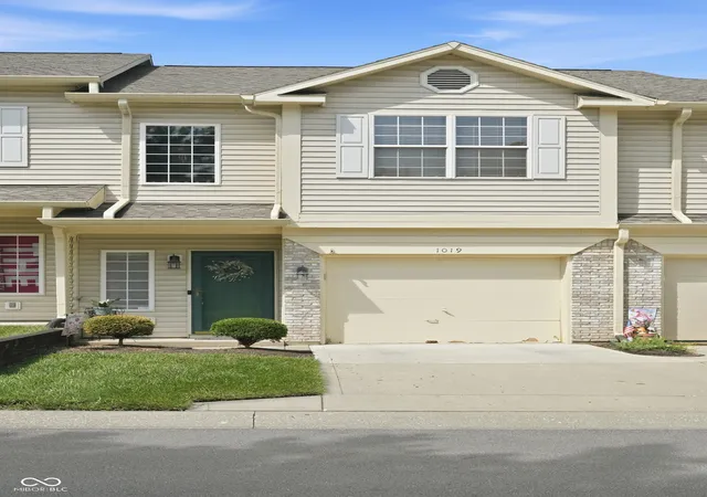 Photo 2 of Condo for sale at 1019 Grovewood Dr, Beech Grove, IN 46107 | MLS# 22118102 | Listing updated on 2026-09-24