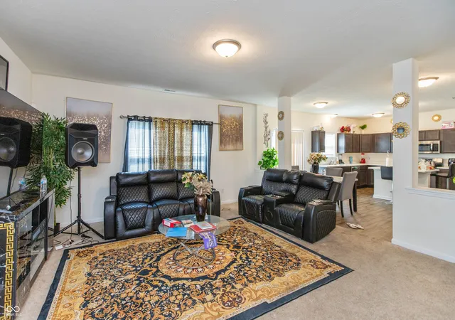 Photo 3 of Single family home for sale at 2016 Sandhill Dr, Seymour, IN 47274 | MLS# 22118232 | Listing updated on 2026-09-11