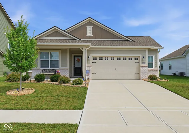Photo 2 of Single family home for sale at 1252 Patens, Greenwood, IN 46143 | MLS# 22118265 | Listing updated on 2026-09-10