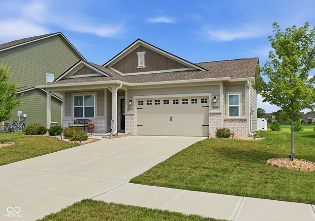 Photo 3 of Single family home for sale at 1252 Patens, Greenwood, IN 46143 | MLS# 22118265 | Listing updated on 2026-09-10