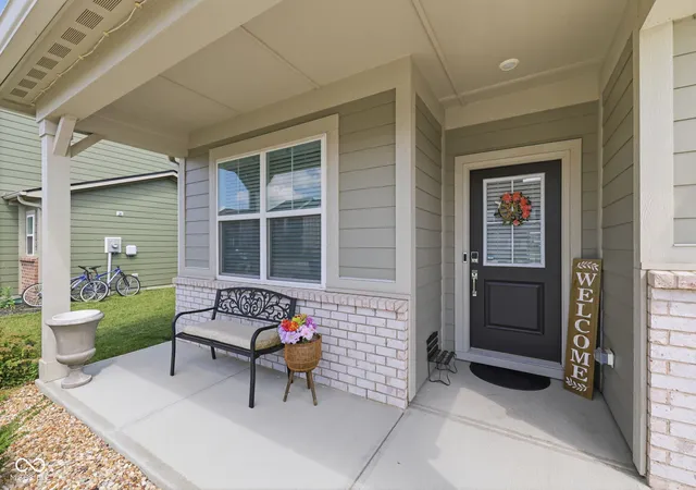 Photo 3 of Single family home for sale at 1252 Patens, Greenwood, IN 46143 | MLS# 22118265 | Listing updated on 2026-09-10