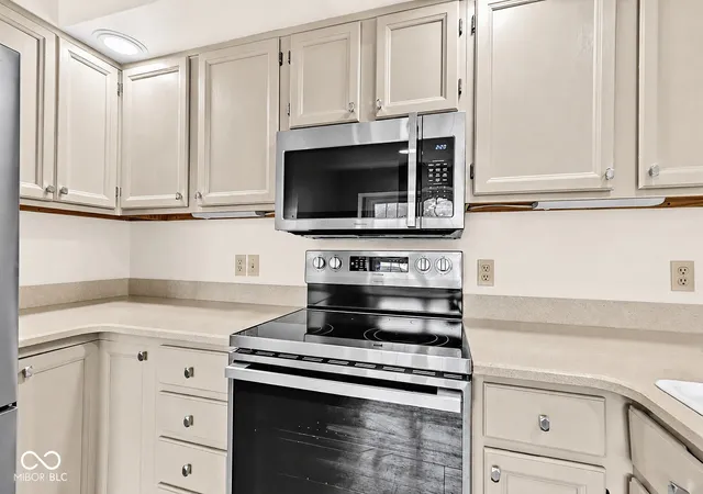 Photo 3 of Single family home for sale at 1014 Coin, Frankfort, IN 46041 | MLS# 22118284 | Listing updated on 2026-09-11