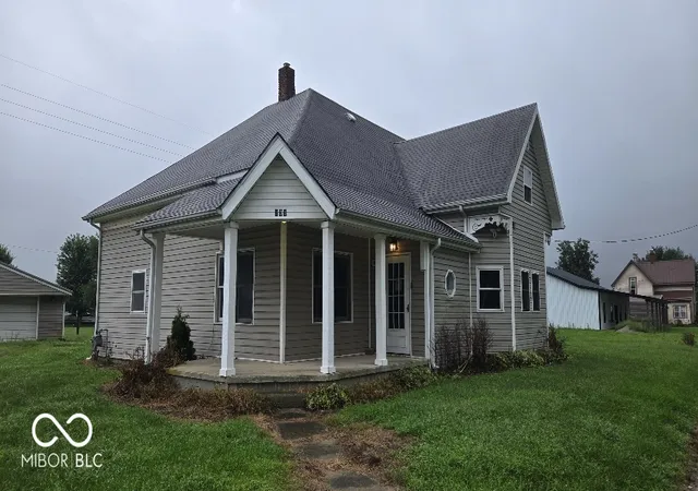 Photo 1 of Single family home for sale at 201 W Washington St, Roachdale, IN 46172 | MLS# 22118304 | Listing updated on 2026-10-01