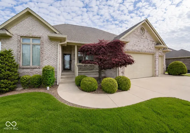 Photo 3 of Sale Pending at 2743 Baywater Ct, Greenwood, IN 46143 | MLS# 22118309 | Listing updated on 2026-09-11