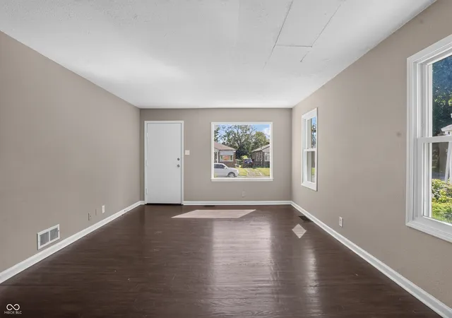 Photo 4 of Single family home for sale at 5010 Hillside Ave, Indianapolis, IN 46205 | MLS# 22118397 | Listing updated on 2026-10-21
