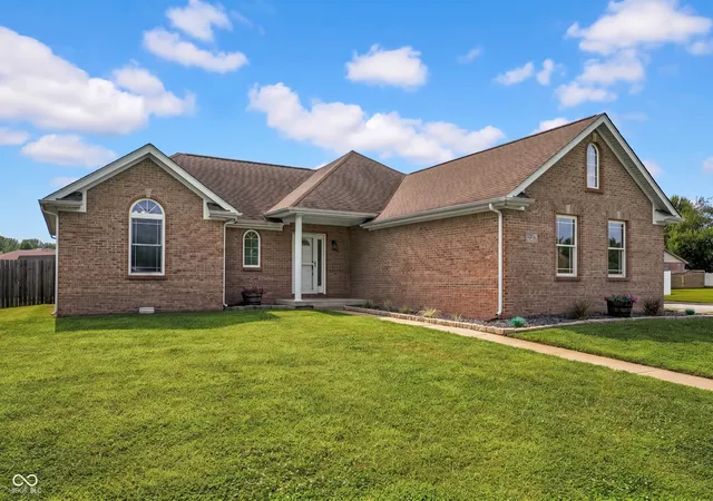Photo 4 of Single family home for sale at 4460 Katy Dr, Seymour, IN 47274 | MLS# 22118417 | Listing updated on 2026-09-10