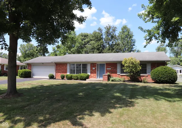 Photo 2 of Sale Pending at 2130 Dale Ct, Columbus, IN 47203 | MLS# 22118432 | Listing updated on 2026-09-10
