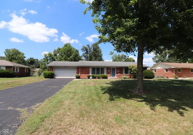 Photo 3 of Sale Pending at 2130 Dale Ct, Columbus, IN 47203 | MLS# 22118432 | Listing updated on 2026-09-10