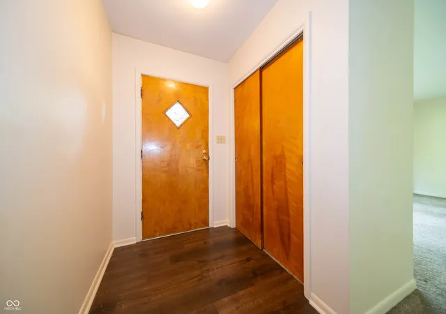 Photo 4 of Sale Pending at 7908 Kimlough Dr, Indianapolis, IN 46240 | MLS# 22118436 | Listing updated on 2026-10-12