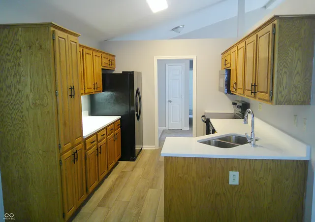 Photo 2 of Sale Pending at 2289 Broadmoor Ln, Columbus, IN 47203 | MLS# 22118452 | Listing updated on 2026-09-10