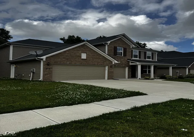 Photo 3 of Single family home for sale at 5354 Lavender Dr, Plainfield, IN 46168 | MLS# 22118501 | Listing updated on 2026-09-13