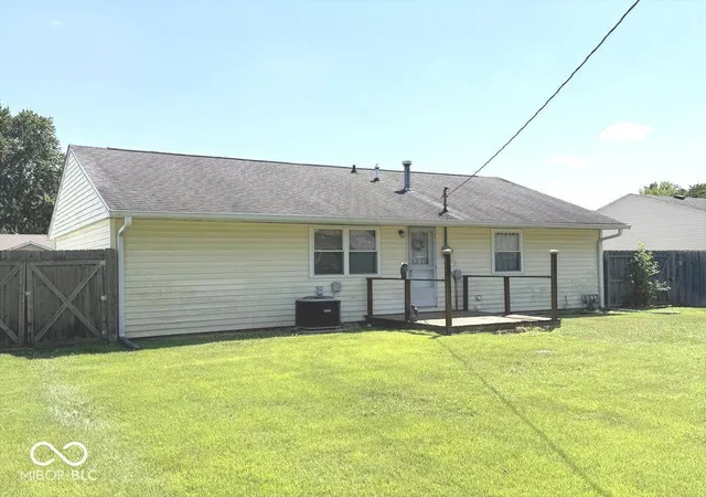 Photo 3 of Single family home for sale at 260 Duo Dr, Martinsville, IN 46151 | MLS# 22118576 | Listing updated on 2026-09-14