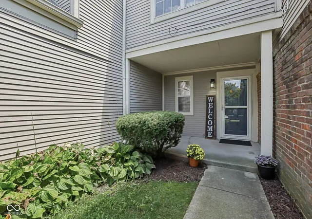 Photo 2 of Condo for sale at 9495 Aberdare Dr, Indianapolis, IN 46250 | MLS# 22118582 | Listing updated on 2026-10-02