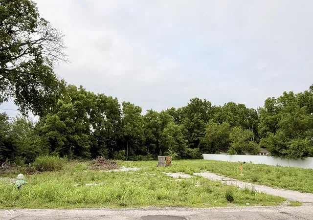 Photo 1 of Sale Pending at 4206 W Bradburry Ave, Indianapolis, IN 46241 | MLS# 22118599 | Listing updated on 2026-09-25