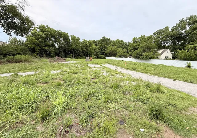 Photo 3 of Sale Pending at 4206 W Bradburry Ave, Indianapolis, IN 46241 | MLS# 22118599 | Listing updated on 2026-09-25