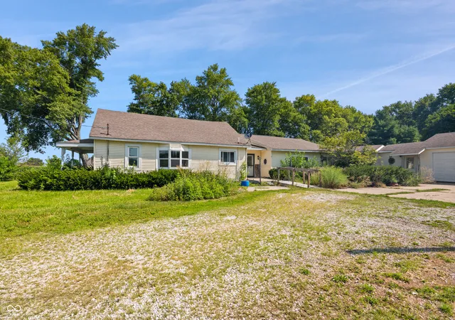 Photo 3 of Single family home for sale at 2174 S 125 East, Shelbyville, IN 46176 | MLS# 22118607 | Listing updated on 2026-09-24