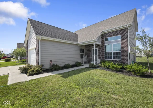 Photo 2 of Single family home for sale at 2422 Montezuma Express Dr, Greenfield, IN 46140 | MLS# 22118633 | Listing updated on 2026-10-01
