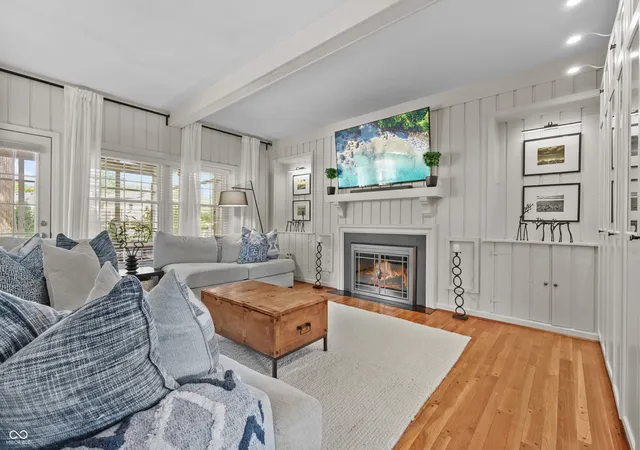 Photo 3 of Sale Pending at 7209 N Grand Ave, Indianapolis, IN 46250 | MLS# 22118643 | Listing updated on 2026-09-12