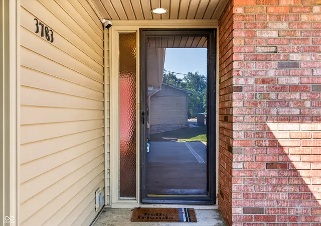 Photo 4 of Single family home for sale at 3783 W N Wood Lake Dr, Columbus, IN 47201 | MLS# 22118650 | Listing updated on 2026-09-22