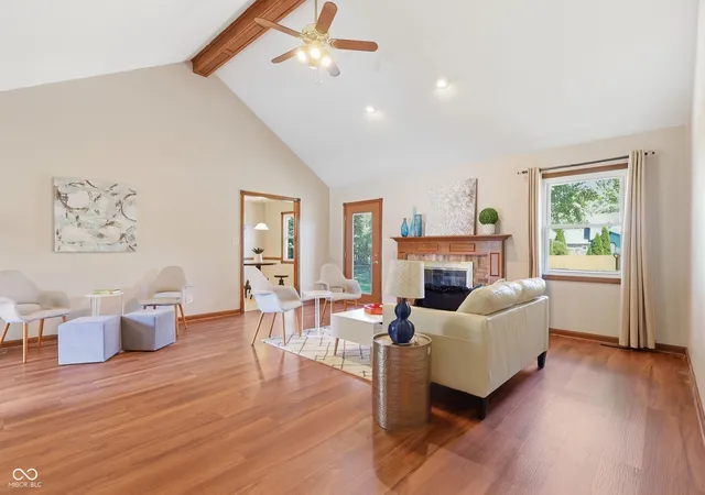 Photo 3 of Sale Pending at 155 Williamsburg Ln, Franklin, IN 46131 | MLS# 22118673 | Listing updated on 2026-09-15