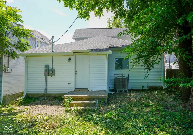 Photo 3 of Single family home for sale at 822 W 11th Street, Anderson, IN 46016 | MLS# 22118741 | Listing updated on 2026-09-15