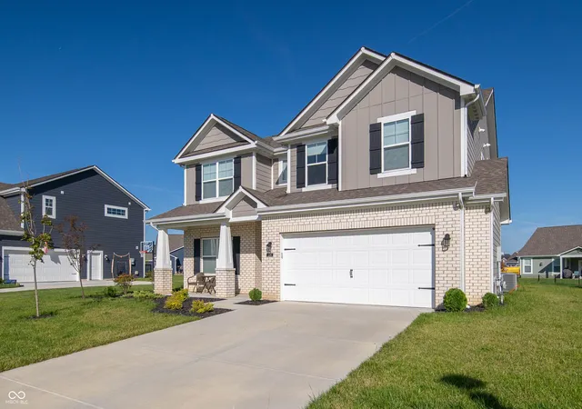 Photo 2 of Single family home for sale at 4866 Rosie Blvd, Mc Cordsville, IN 46055 | MLS# 22118758 | Listing updated on 2026-10-05