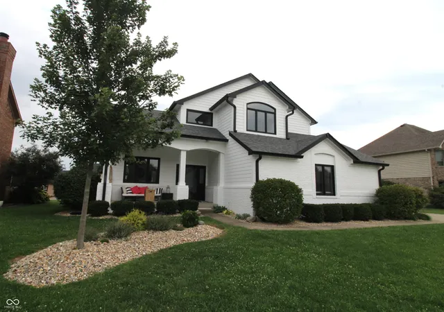 Photo 2 of Sale Pending at 4813 Chervil Ct, Indianapolis, IN 46237 | MLS# 22118770 | Listing updated on 2026-09-11