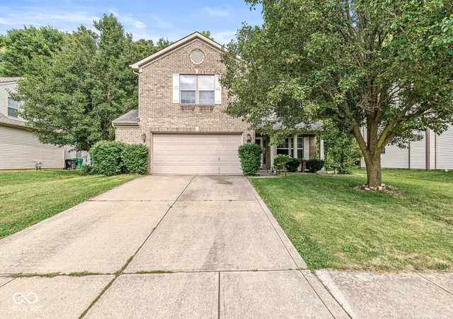 Photo 2 of Single family home for sale at 649 Weeping Way Ln, Avon, IN 46123 | MLS# 22118853 | Listing updated on 2026-09-15