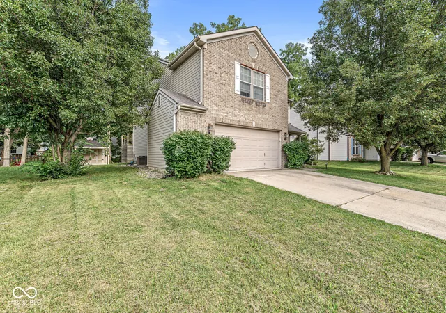 Photo 3 of Single family home for sale at 649 Weeping Way Ln, Avon, IN 46123 | MLS# 22118853 | Listing updated on 2026-09-15