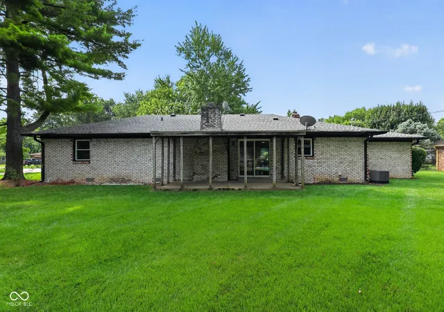 Photo 4 of Single family home for sale at 4034 Nevermind Way, Greenwood, IN 46142 | MLS# 22118870 | Listing updated on 2026-09-10