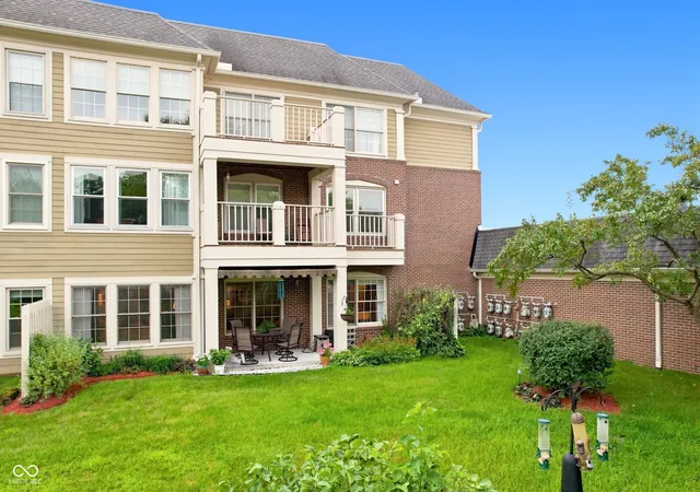 Condo for sale at 7601 Newport Bay #122, Indianapolis, IN 46240 | MLS# 22118895