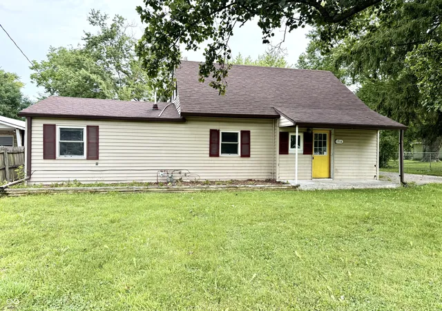 Photo 3 of Single family home for sale at 1316 R Ave, New Castle, IN 47362 | MLS# 22119012 | Listing updated on 2026-09-15