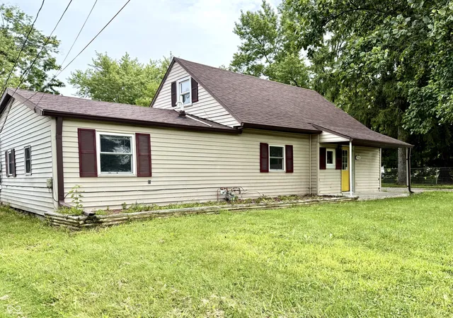 Photo 3 of Single family home for sale at 1316 R Ave, New Castle, IN 47362 | MLS# 22119012 | Listing updated on 2026-09-15